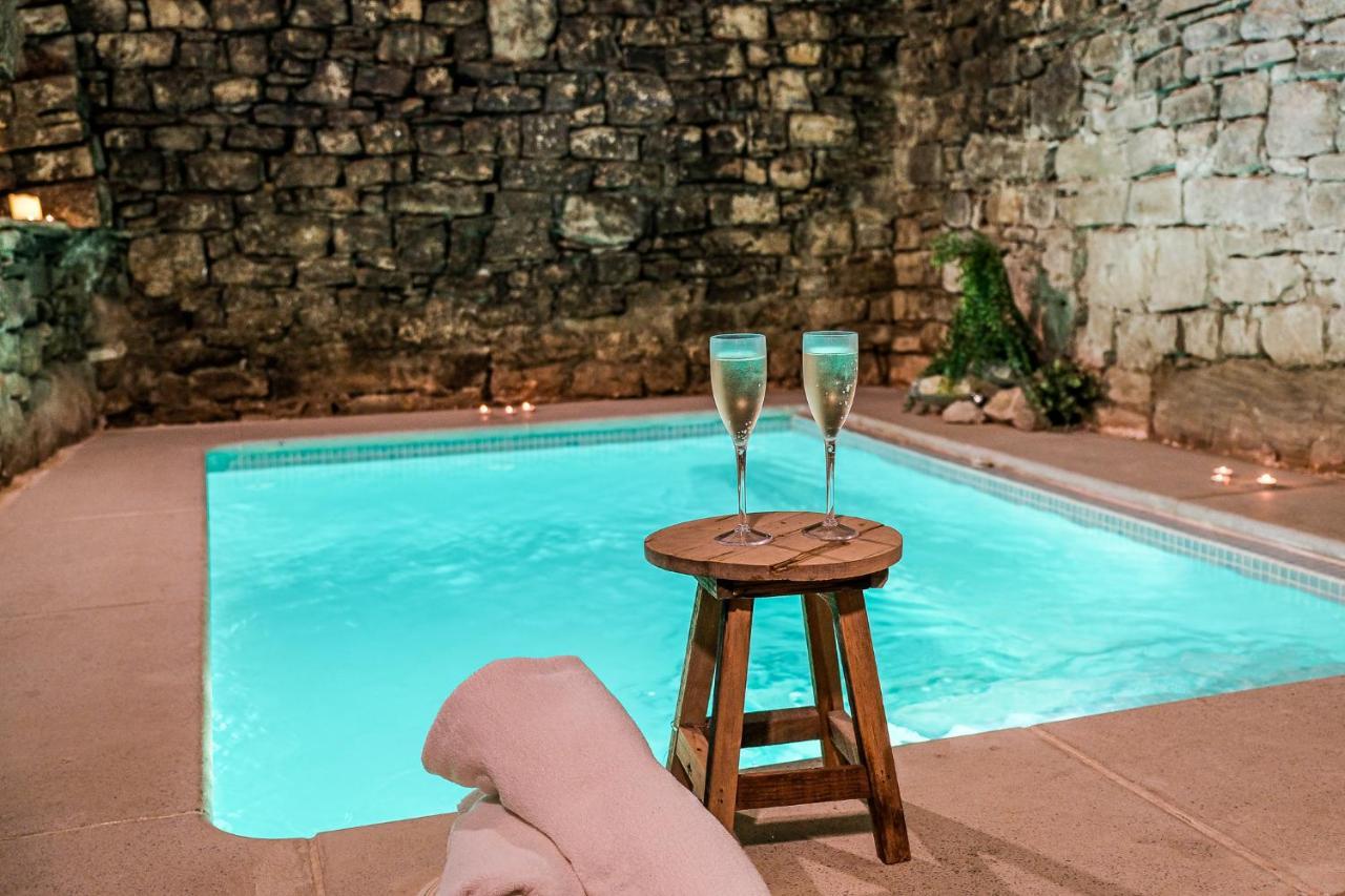 El Forn De Freixenet Con Servicios De Un Hotel Lleida Ngoại thất bức ảnh