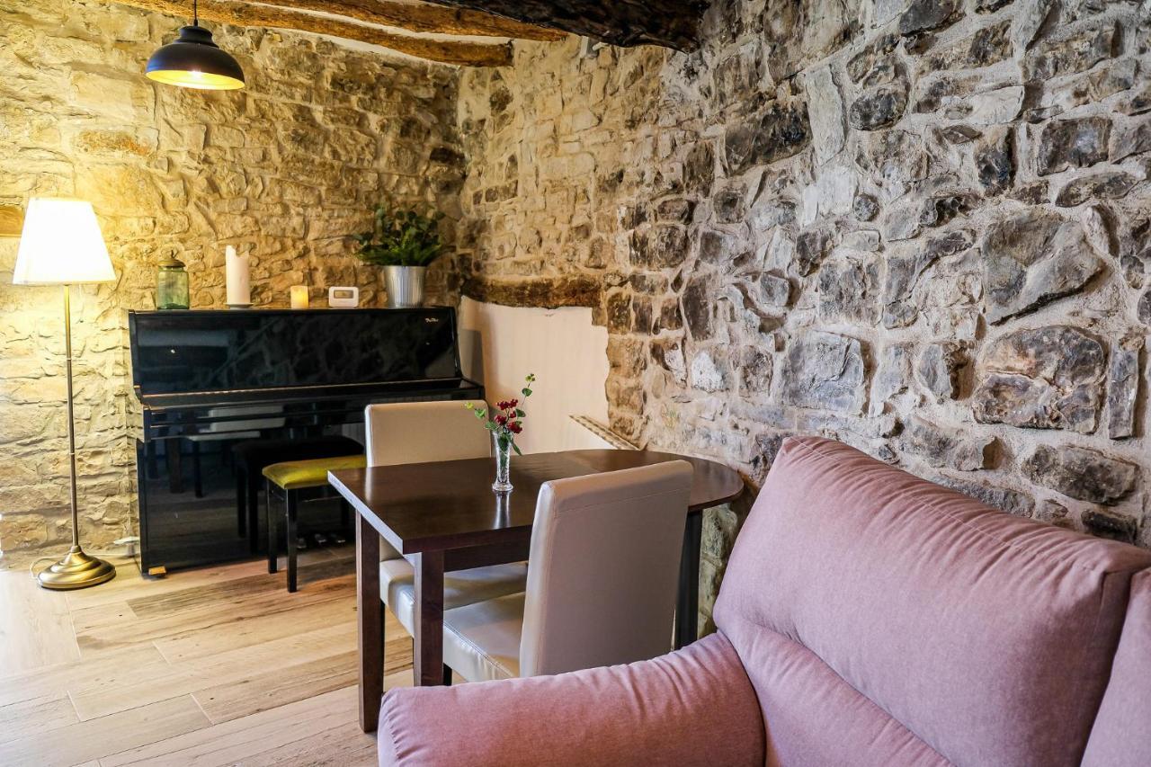 El Forn De Freixenet Con Servicios De Un Hotel Lleida Ngoại thất bức ảnh