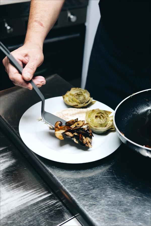El Forn De Freixenet Con Servicios De Un Hotel Lleida Ngoại thất bức ảnh