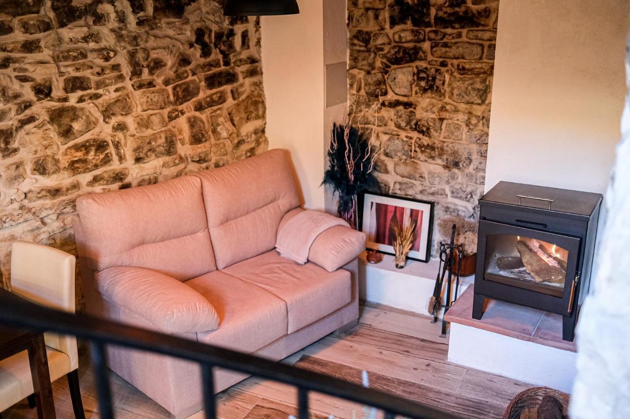 El Forn De Freixenet Con Servicios De Un Hotel Lleida Ngoại thất bức ảnh
