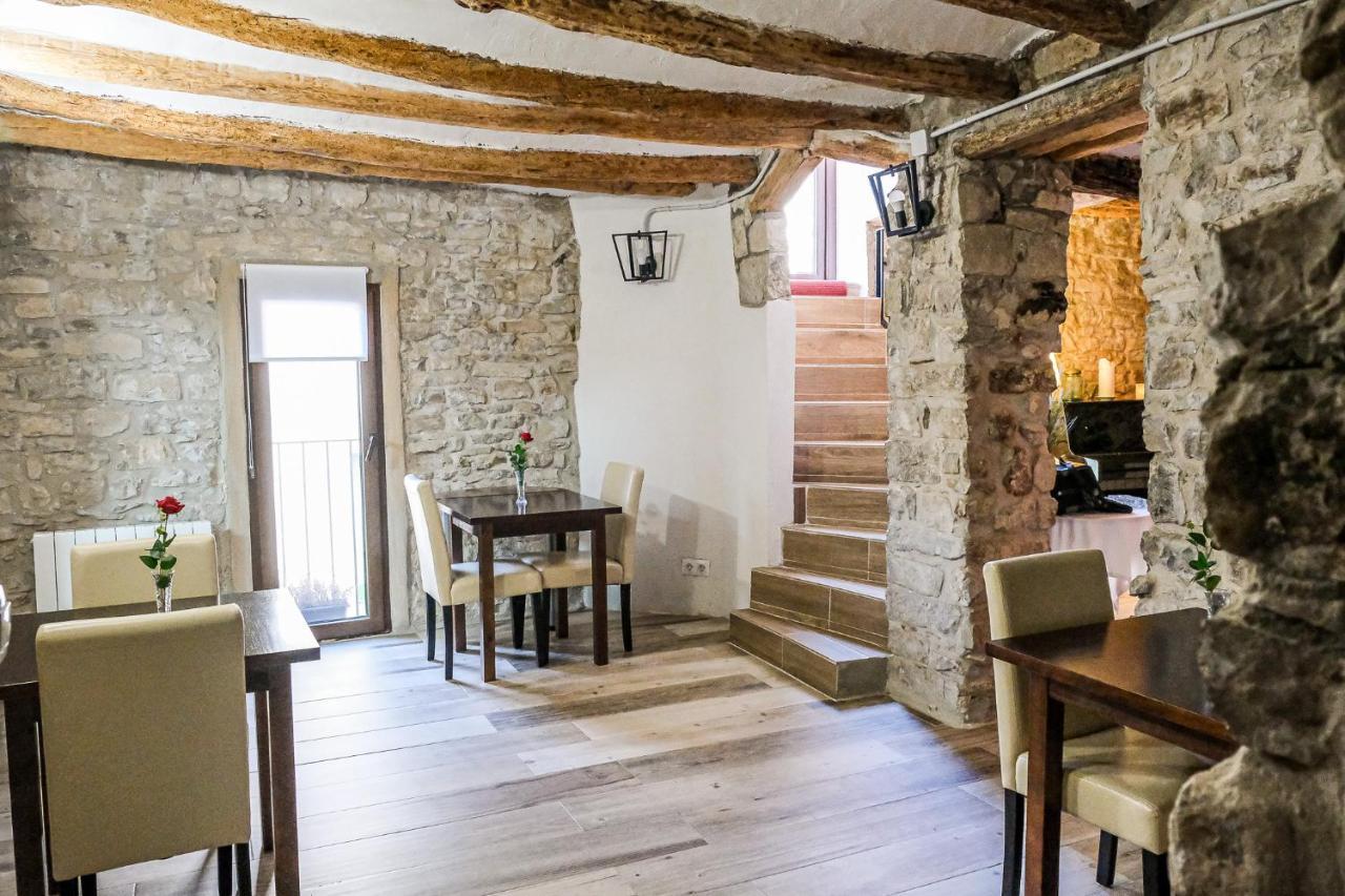 El Forn De Freixenet Con Servicios De Un Hotel Lleida Ngoại thất bức ảnh