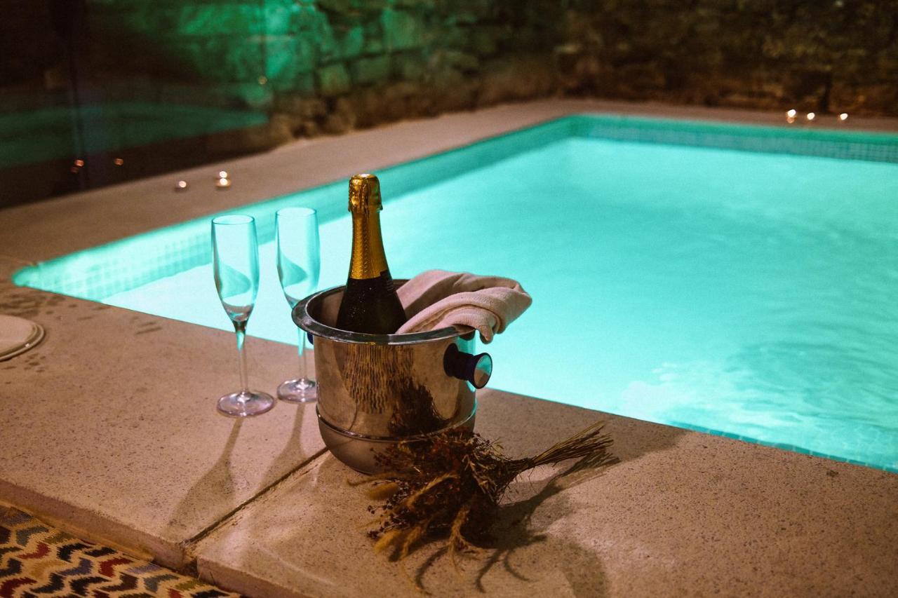 El Forn De Freixenet Con Servicios De Un Hotel Lleida Ngoại thất bức ảnh
